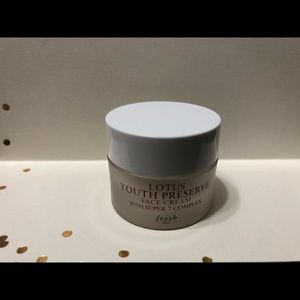 Fresh lotus youth preserve